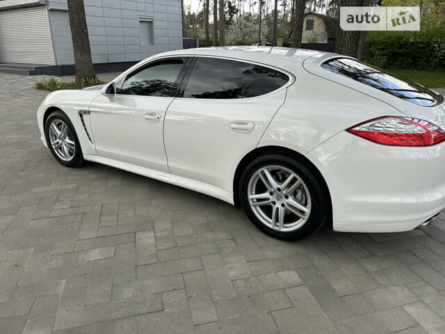 Білий Порше Panamera, об'ємом двигуна 4.81 л та пробігом 119 тис. км за 28888 $, фото 74 на Automoto.ua