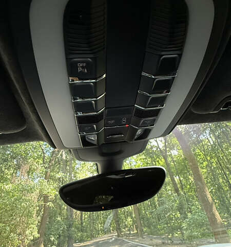 Білий Порше Panamera, об'ємом двигуна 4.81 л та пробігом 68 тис. км за 28500 $, фото 43 на Automoto.ua