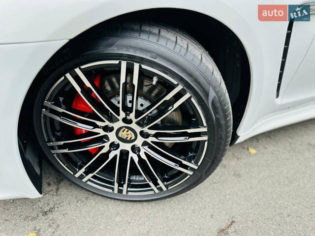 Белый Порше Панамера, объемом двигателя 4.8 л и пробегом 97 тыс. км за 22900 $, фото 3 на Automoto.ua