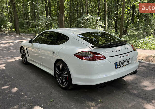 Білий Порше Panamera, об'ємом двигуна 4.81 л та пробігом 68 тис. км за 28500 $, фото 4 на Automoto.ua