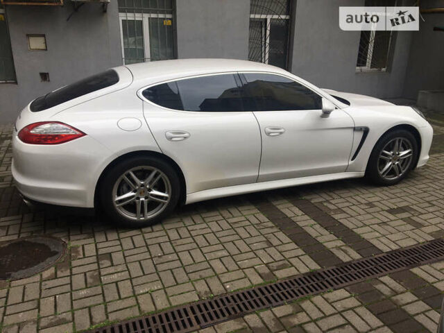 Білий Порше Panamera, об'ємом двигуна 4.8 л та пробігом 92 тис. км за 27000 $, фото 2 на Automoto.ua