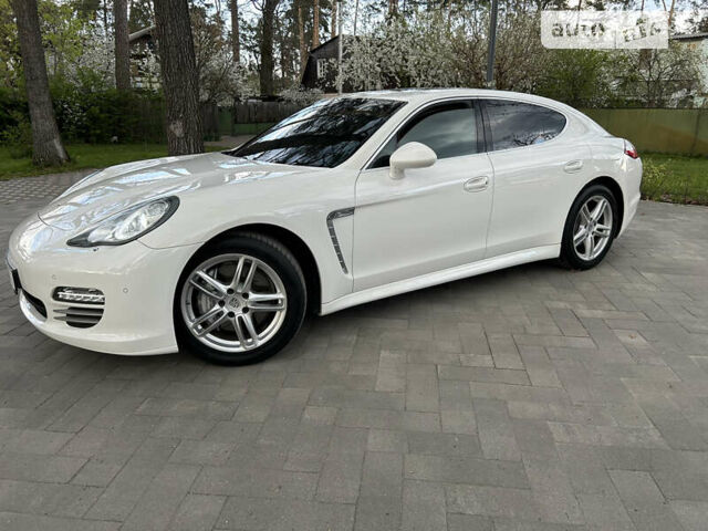 Білий Порше Panamera, об'ємом двигуна 4.81 л та пробігом 119 тис. км за 28888 $, фото 15 на Automoto.ua