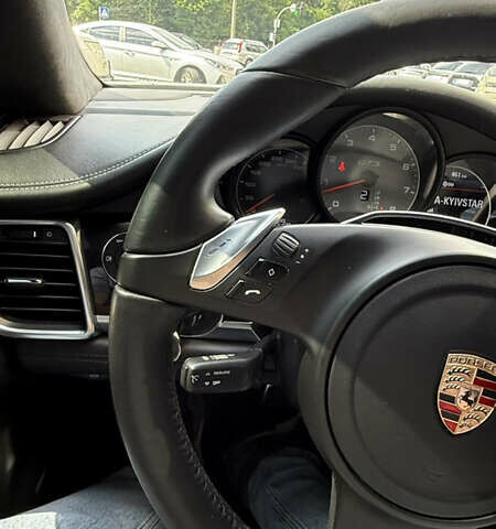 Білий Порше Panamera, об'ємом двигуна 4.81 л та пробігом 68 тис. км за 28500 $, фото 46 на Automoto.ua