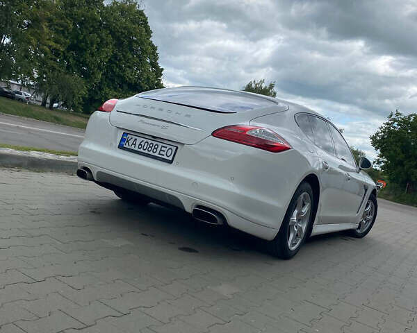 Порше Панамера 2012 в Белой Церкве на Automoto.ua Белый Порше Панамера, объемом двигателя 3.6 л и пробегом 144 тыс. км за 22000 $, фото 5 на Automoto.ua