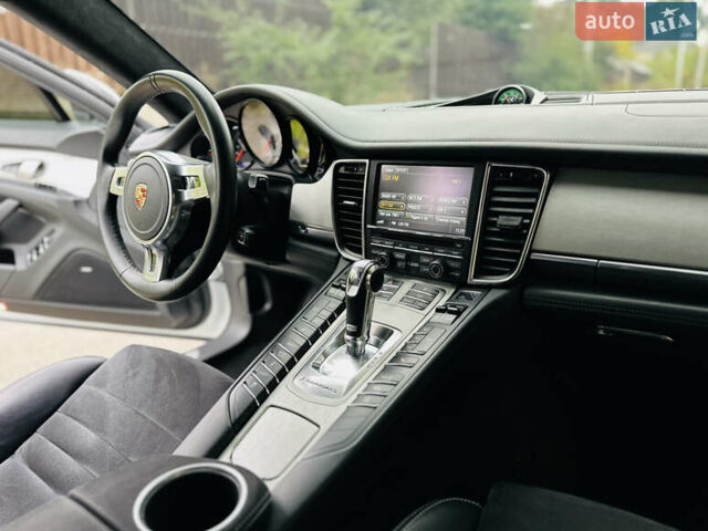 Белый Порше Панамера, объемом двигателя 4.8 л и пробегом 97 тыс. км за 22900 $, фото 43 на Automoto.ua