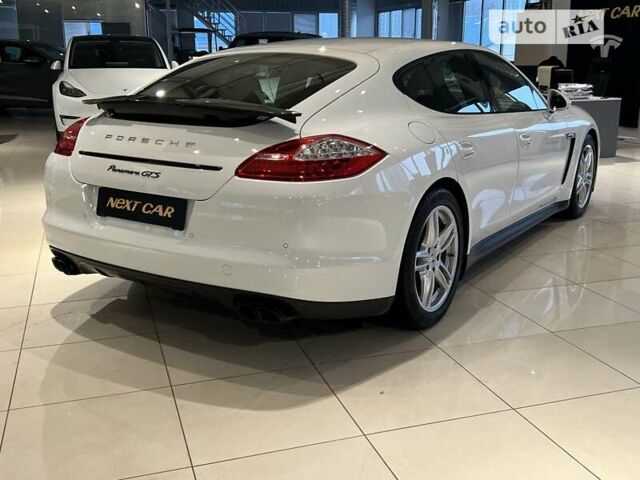 Білий Порше Panamera, об'ємом двигуна 4.81 л та пробігом 136 тис. км за 28900 $, фото 17 на Automoto.ua