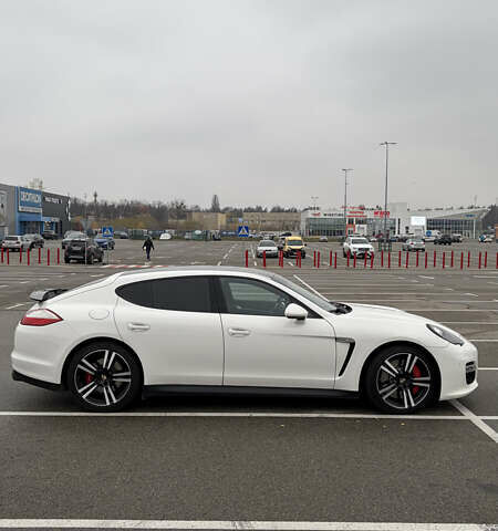 Белый Порше Панамера, объемом двигателя 4.81 л и пробегом 105 тыс. км за 25000 $, фото 2 на Automoto.ua