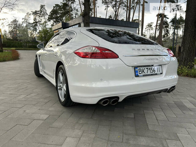 Білий Порше Panamera, об'ємом двигуна 4.81 л та пробігом 119 тис. км за 28888 $, фото 19 на Automoto.ua