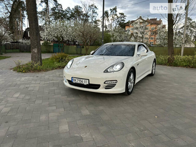 Білий Порше Panamera, об'ємом двигуна 4.81 л та пробігом 119 тис. км за 28888 $, фото 70 на Automoto.ua