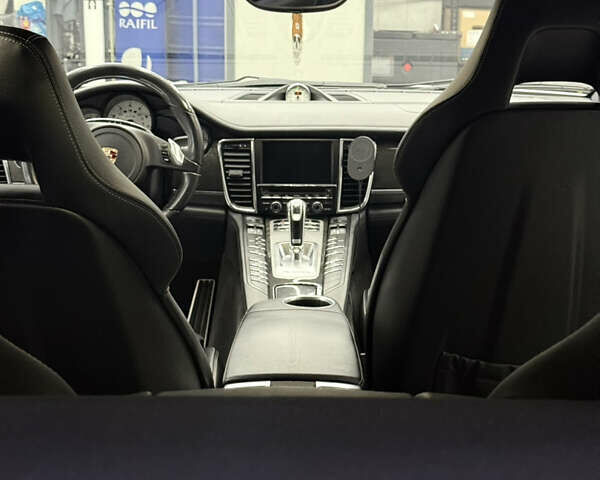 Белый Порше Панамера, объемом двигателя 4.81 л и пробегом 200 тыс. км за 24500 $, фото 9 на Automoto.ua