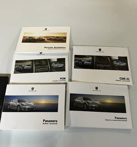 Білий Порше Panamera, об'ємом двигуна 4.81 л та пробігом 68 тис. км за 28500 $, фото 49 на Automoto.ua