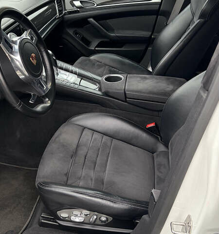 Белый Порше Панамера, объемом двигателя 4.81 л и пробегом 105 тыс. км за 25000 $, фото 6 на Automoto.ua