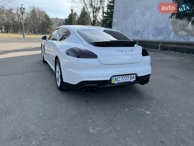 Білий Порше Panamera, об'ємом двигуна 3 л та пробігом 103 тис. км за 27600 $, фото 11 на Automoto.ua