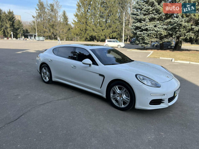 Білий Порше Panamera, об'ємом двигуна 3 л та пробігом 103 тис. км за 27600 $, фото 6 на Automoto.ua