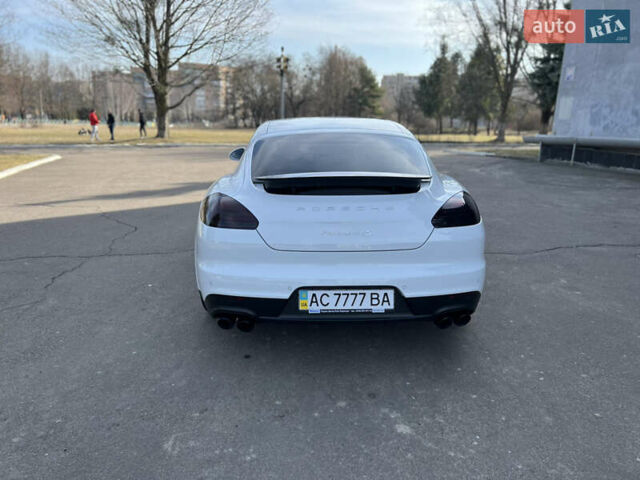 Білий Порше Panamera, об'ємом двигуна 3 л та пробігом 103 тис. км за 27600 $, фото 12 на Automoto.ua