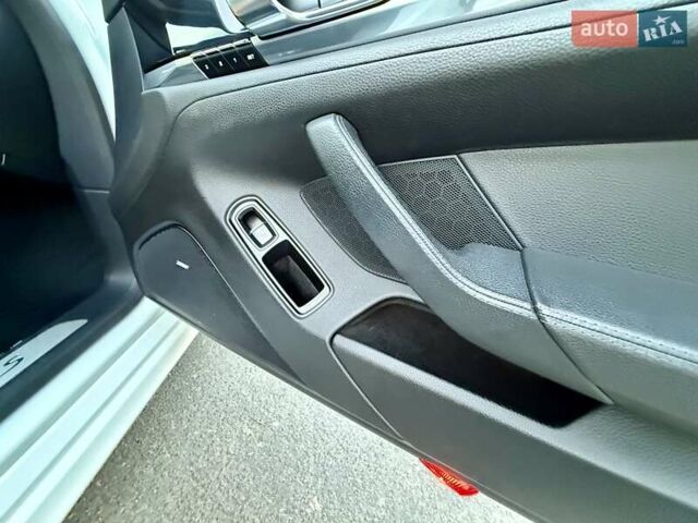 Белый Порше Панамера, объемом двигателя 3 л и пробегом 146 тыс. км за 29999 $, фото 103 на Automoto.ua