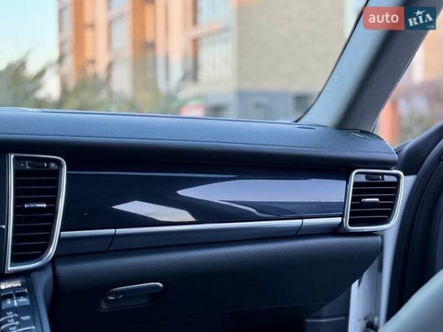 Белый Порше Панамера, объемом двигателя 3 л и пробегом 146 тыс. км за 29999 $, фото 88 на Automoto.ua