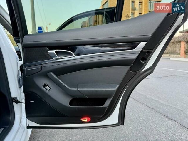 Белый Порше Панамера, объемом двигателя 3 л и пробегом 146 тыс. км за 29999 $, фото 74 на Automoto.ua