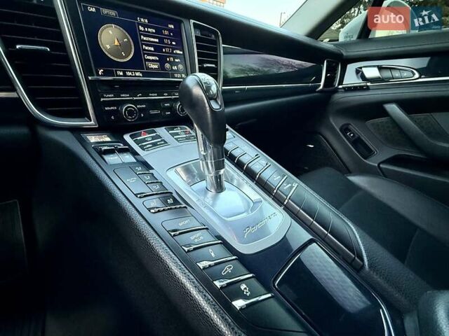 Белый Порше Панамера, объемом двигателя 3 л и пробегом 146 тыс. км за 29999 $, фото 129 на Automoto.ua