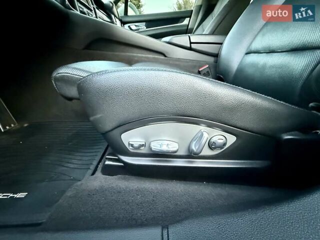 Белый Порше Панамера, объемом двигателя 3 л и пробегом 146 тыс. км за 29999 $, фото 122 на Automoto.ua