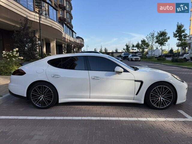 Білий Порше Panamera, об'ємом двигуна 3.61 л та пробігом 65 тис. км за 29999 $, фото 11 на Automoto.ua