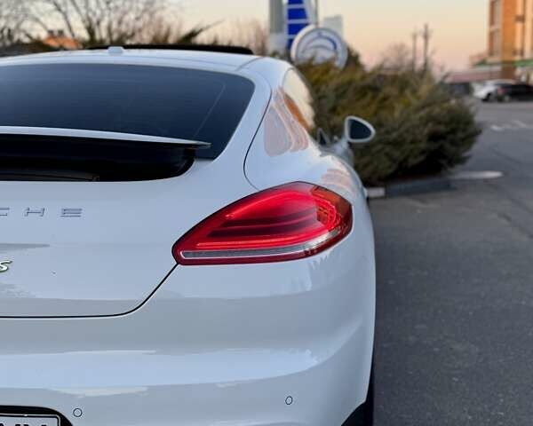 Белый Порше Панамера, объемом двигателя 3 л и пробегом 146 тыс. км за 29999 $, фото 44 на Automoto.ua