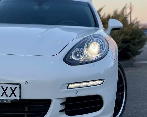 Белый Порше Панамера, объемом двигателя 3 л и пробегом 146 тыс. км за 29999 $, фото 14 на Automoto.ua