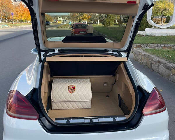 Белый Порше Панамера, объемом двигателя 4.8 л и пробегом 103 тыс. км за 31900 $, фото 11 на Automoto.ua