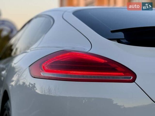 Белый Порше Панамера, объемом двигателя 3 л и пробегом 146 тыс. км за 29999 $, фото 61 на Automoto.ua