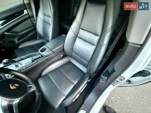 Белый Порше Панамера, объемом двигателя 3 л и пробегом 146 тыс. км за 29999 $, фото 119 на Automoto.ua