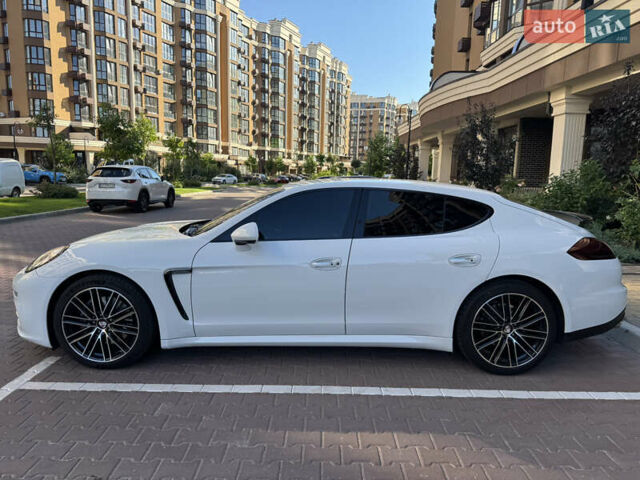 Білий Порше Panamera, об'ємом двигуна 3.61 л та пробігом 65 тис. км за 29999 $, фото 10 на Automoto.ua