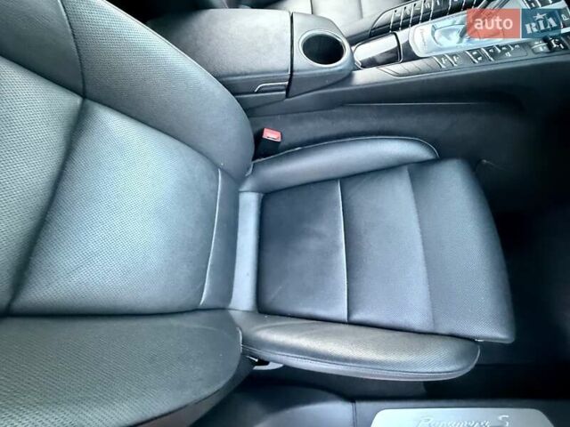 Белый Порше Панамера, объемом двигателя 3 л и пробегом 146 тыс. км за 29999 $, фото 111 на Automoto.ua