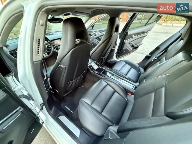 Белый Порше Панамера, объемом двигателя 3 л и пробегом 146 тыс. км за 29999 $, фото 97 на Automoto.ua