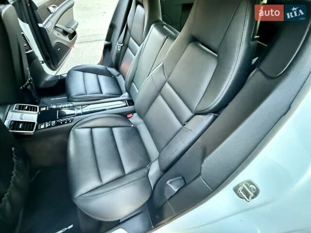 Белый Порше Панамера, объемом двигателя 3 л и пробегом 146 тыс. км за 29999 $, фото 94 на Automoto.ua