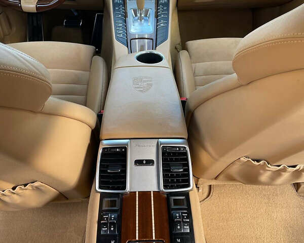 Белый Порше Панамера, объемом двигателя 4.8 л и пробегом 103 тыс. км за 31900 $, фото 20 на Automoto.ua