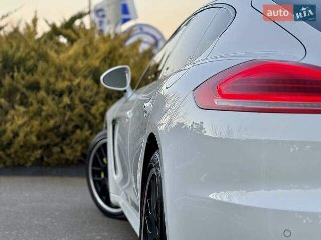 Белый Порше Панамера, объемом двигателя 3 л и пробегом 146 тыс. км за 29999 $, фото 60 на Automoto.ua