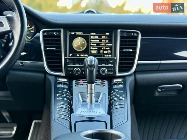 Белый Порше Панамера, объемом двигателя 3 л и пробегом 146 тыс. км за 29999 $, фото 90 на Automoto.ua