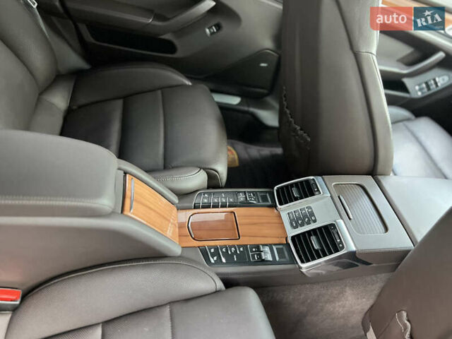 Білий Порше Panamera, об'ємом двигуна 3 л та пробігом 103 тис. км за 27600 $, фото 26 на Automoto.ua