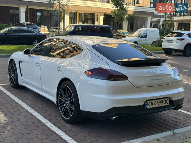 Білий Порше Panamera, об'ємом двигуна 3.61 л та пробігом 65 тис. км за 29999 $, фото 8 на Automoto.ua