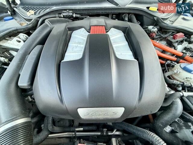 Белый Порше Панамера, объемом двигателя 3 л и пробегом 146 тыс. км за 29999 $, фото 131 на Automoto.ua