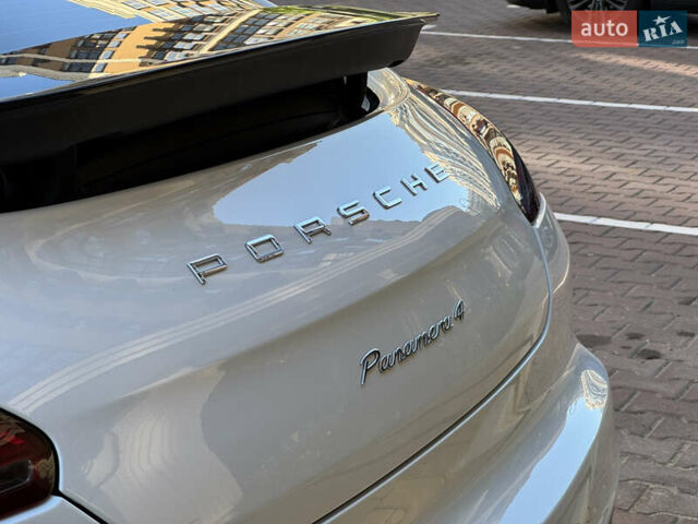 Білий Порше Panamera, об'ємом двигуна 3.61 л та пробігом 65 тис. км за 29999 $, фото 15 на Automoto.ua