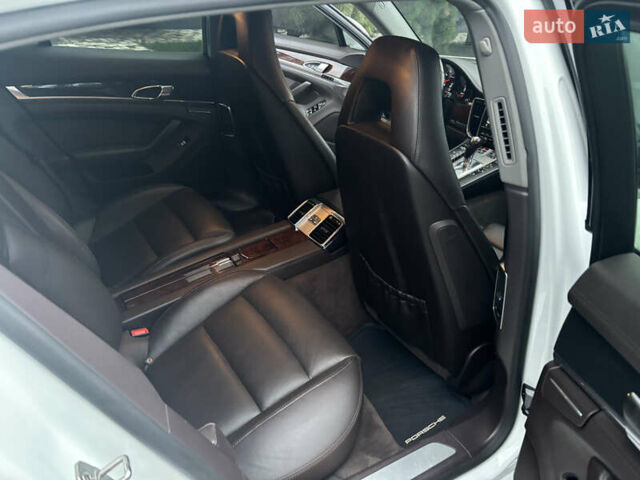 Белый Порше Панамера, объемом двигателя 3.61 л и пробегом 137 тыс. км за 22500 $, фото 18 на Automoto.ua