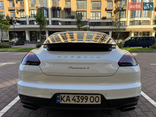 Білий Порше Panamera, об'ємом двигуна 3.61 л та пробігом 65 тис. км за 29999 $, фото 6 на Automoto.ua
