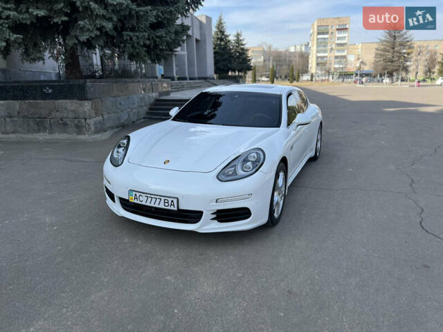 Білий Порше Panamera, об'ємом двигуна 3 л та пробігом 103 тис. км за 27600 $, фото 1 на Automoto.ua