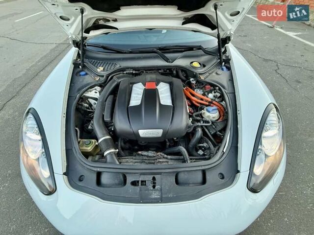 Белый Порше Панамера, объемом двигателя 3 л и пробегом 146 тыс. км за 29999 $, фото 127 на Automoto.ua