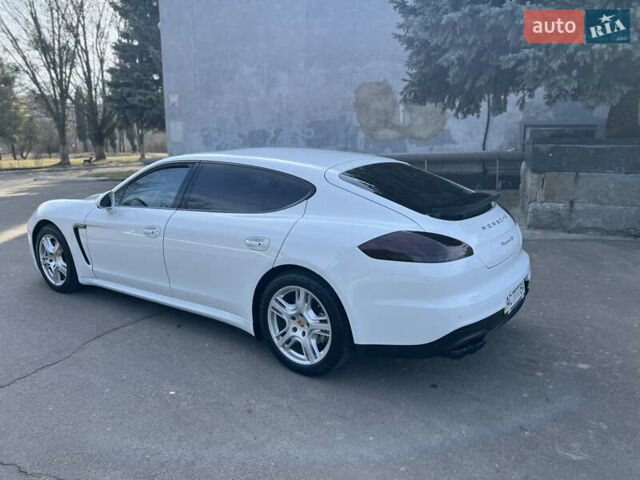 Білий Порше Panamera, об'ємом двигуна 3 л та пробігом 103 тис. км за 27600 $, фото 10 на Automoto.ua