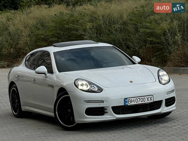 Білий Порше Panamera, об'ємом двигуна 3 л та пробігом 146 тис. км за 33700 $, фото 12 на Automoto.ua