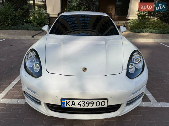 Білий Порше Panamera, об'ємом двигуна 3.61 л та пробігом 65 тис. км за 29999 $, фото 5 на Automoto.ua