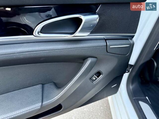 Белый Порше Панамера, объемом двигателя 3 л и пробегом 146 тыс. км за 29999 $, фото 96 на Automoto.ua