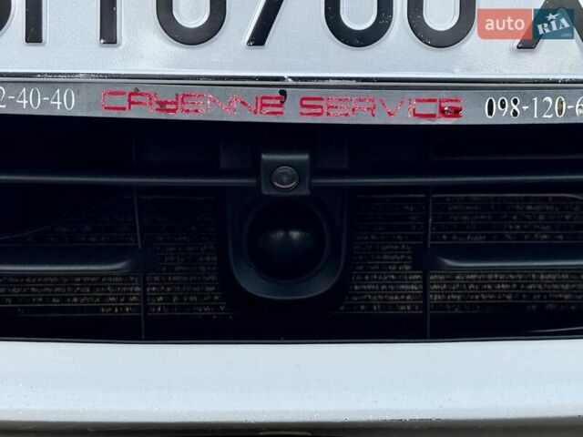 Белый Порше Панамера, объемом двигателя 3 л и пробегом 146 тыс. км за 29999 $, фото 28 на Automoto.ua